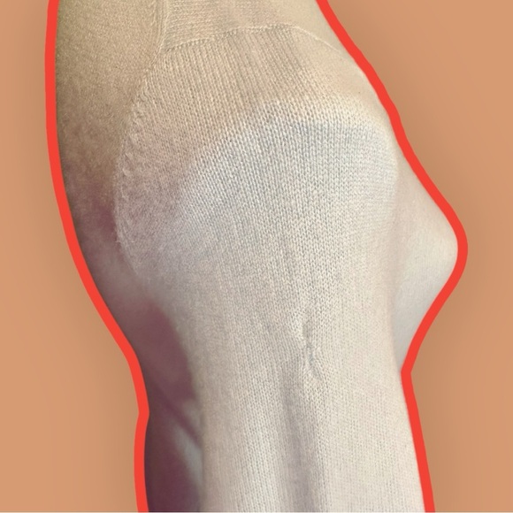 L.L. Bean ‘Women’s Classic Cashmere Crewneck’ in Soft Turquoise / Baby Blue XS - Picture 11 of 14